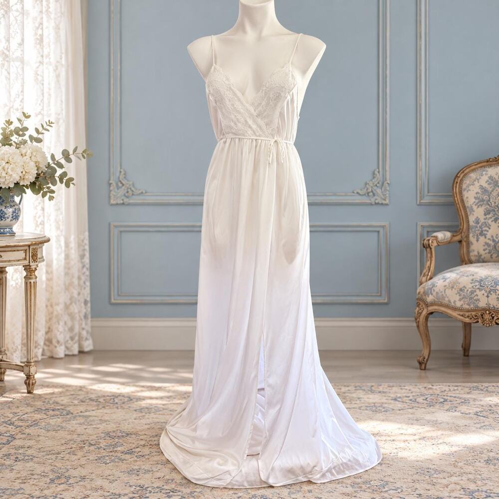 Vintage Gilead 70s Ivory Nylon Lace Maxi Nightgown Bridal Lingerie Front Slit M